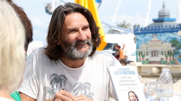 "Le féminisme ce n'est pas une guerre des sexes !" : Frédéric Beigbeder confronté à une célèbre figure militante lors d'un débat