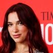 "La personne la plus sexy du monde" : Dua Lipa dévoile ses abdos sculptés dans un mini bikini léopard et rend fous les internautes
